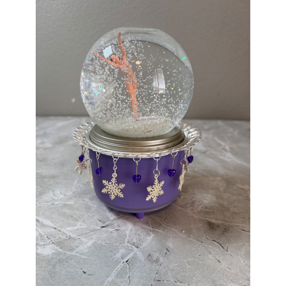 Hallmark Tara Lipinski Olympic Medalist Musical Snow Globe Salt Lake‎ 2002 Boxed